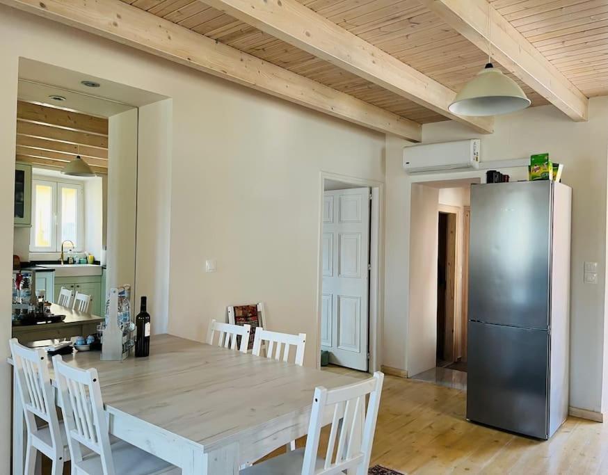Дом отдыха Traditional Detached Corfu House, 50m To Village Square Лиападес