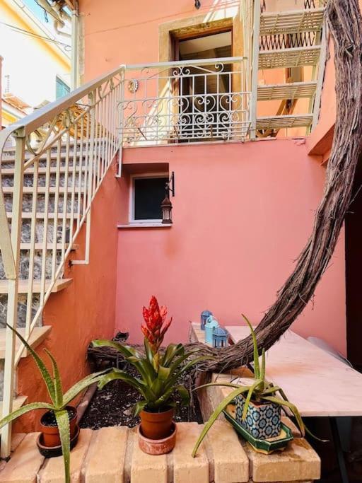 Дом отдыха Traditional Detached Corfu House, 50m To Village Square *