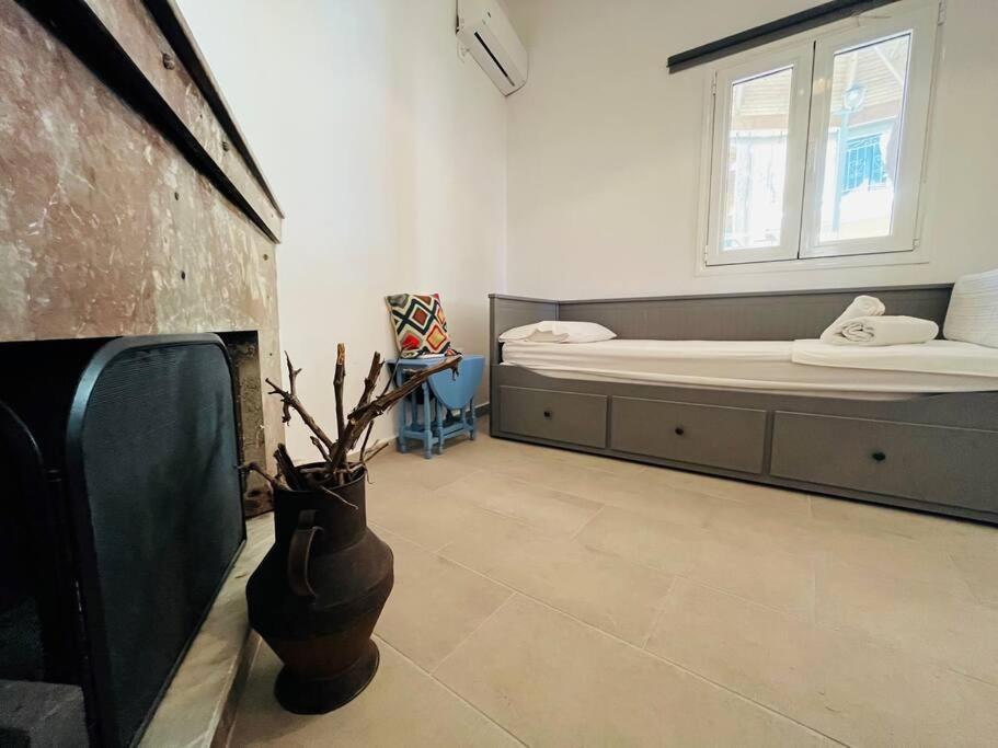Traditional Detached Corfu House, 50m To Village Square Liapades
